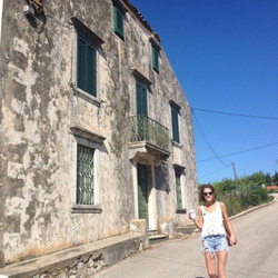 Profile picture of stylist